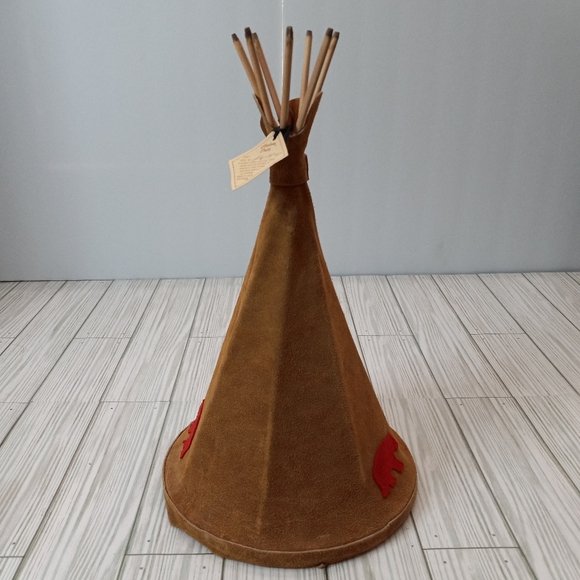 Carlson Dolls Native American Leather Teepee - Picture 4 of 9